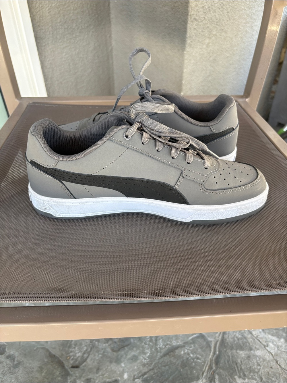 Puma Caven 2.0 Buck Men's Sneakers Gray & Black US 8 Like New